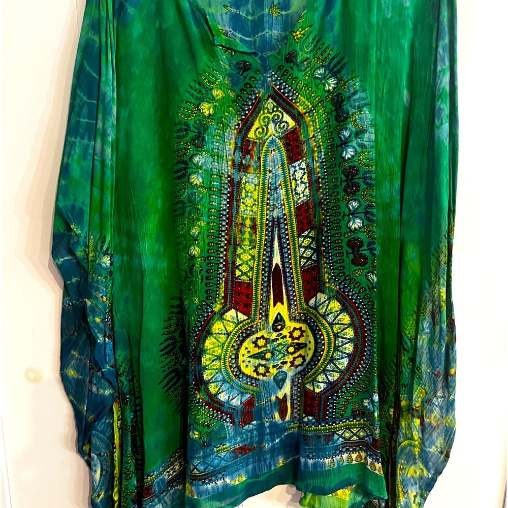 Tie dye casual top very beautiful done in green and blue looks fabulous